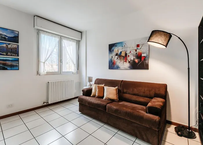 Lägenhet Lucia's By Quokka 360 - Next To The Walled Of Como